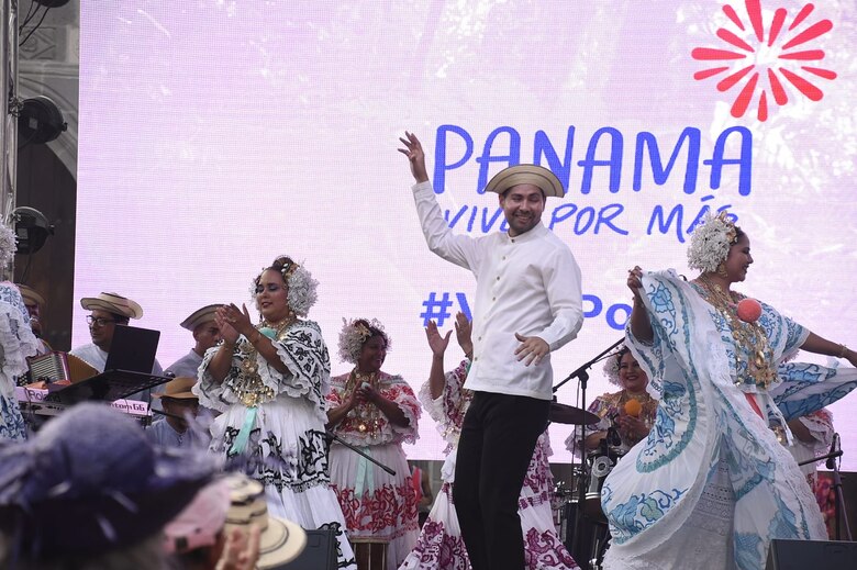 Diablicos, congos y polleras se toman el Casco Antiguo en el domingo de Carnaval