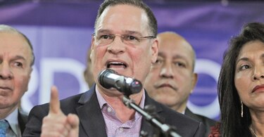 ‘Hay fuerzas que tienden a frenar cambios importantes’, aseguró el perredista Pedro Miguel González