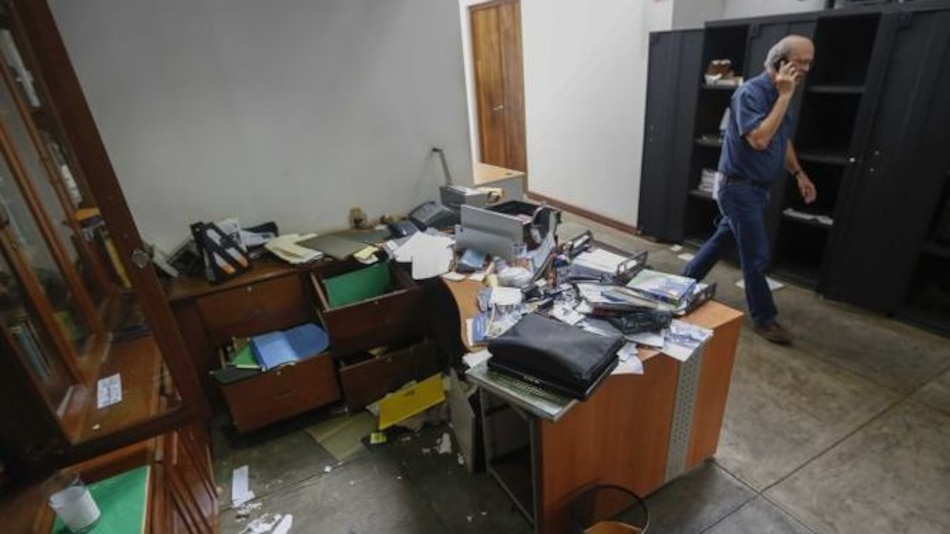 ‘Policías antimotines se metieron a las oficinas como ladrones’