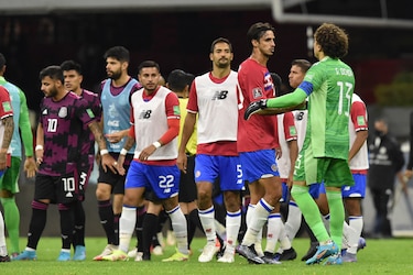 Grito homofóbico, una crisis que cimbra y desborda estadios de fútbol de México