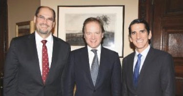 José D. Arias se aleja de su campaña y visita Londres