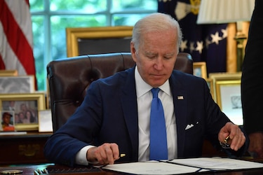 Biden acelera la entrega de armas de Estados Unidos a Ucrania