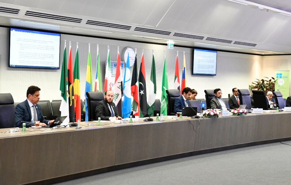 La OPEP+ aumentará la producción de petróleo para frenar la subida de precios