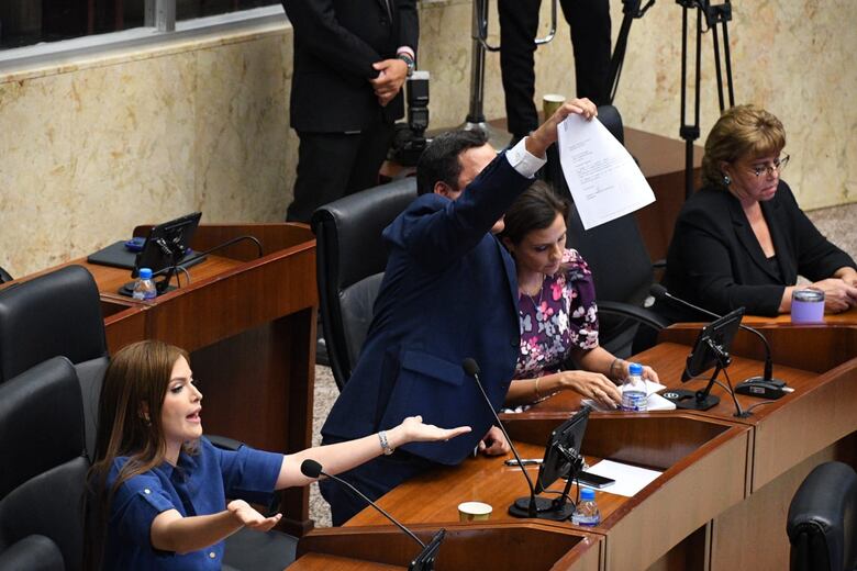 Benicio Robinson, Raúl Pineda y Yanibel Ábrego repiten en Presupuesto