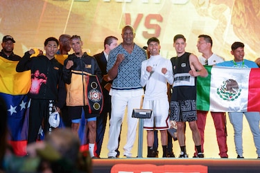 Evander Holyfield y otras leyendas del boxeo visitan Caracas para una noche de exhibición