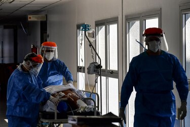 Más de 35 mil casos y 745 muertes, récord en un solo día en Argentina