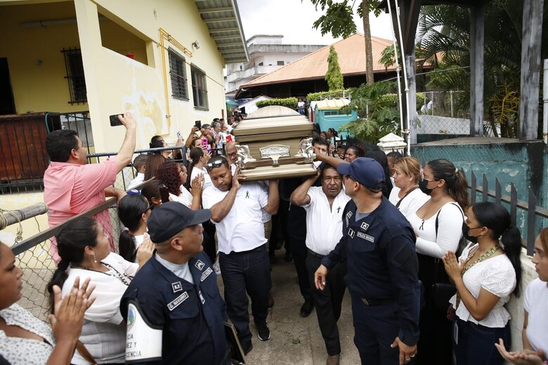 ‘Sor Lourdes dejó huellas’; despiden a la directora del Hogar San José de Malambo