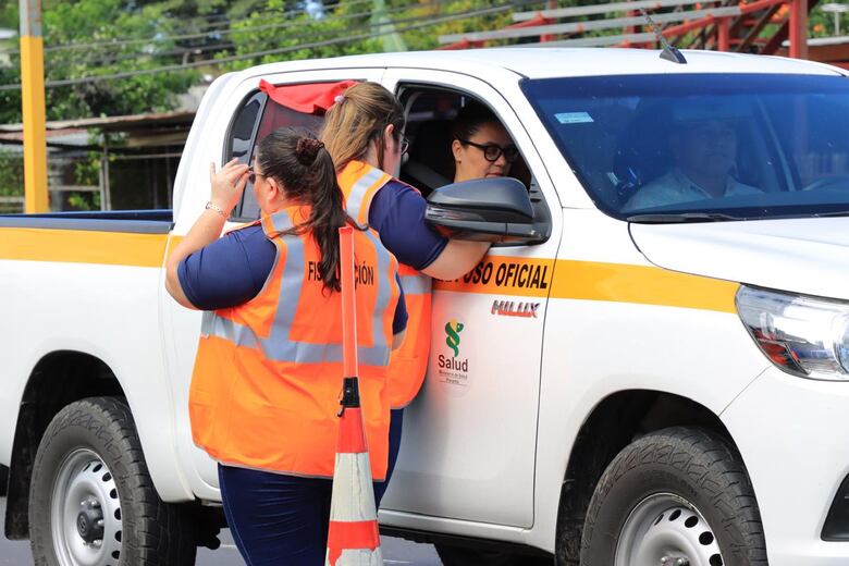 Once vehículos del Estado que viajaron al desfile de las Mil Polleras estaban sin salvoconducto