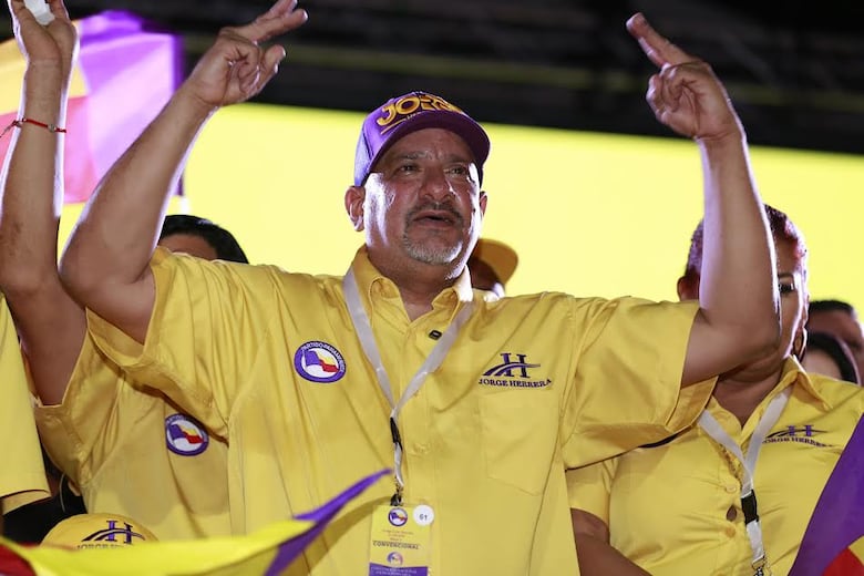 Chapman dice desconocer criterios de las transferencias a municipios y crece la presión para que rinda cuentas