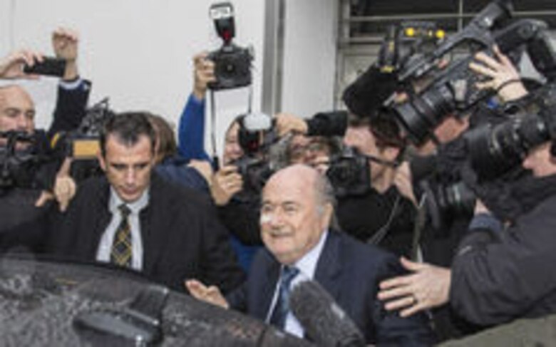 Blatter y Platini, suspendidos de la FIFA por ocho años