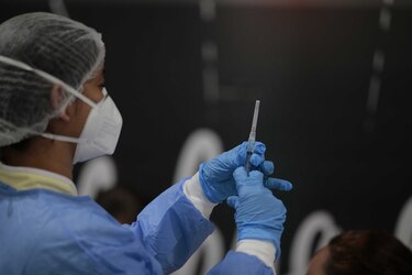 Minsa: vacunas anticovid disminuyen el riesgo de cuadros moderados y graves que requieran hospitalización