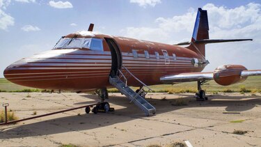 Subastan jet privado de Elvis abandonado durante 35 años