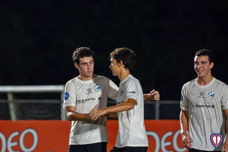 Duelo de potencias y sueños en juego en las semifinales de la Copa Talento Colegial