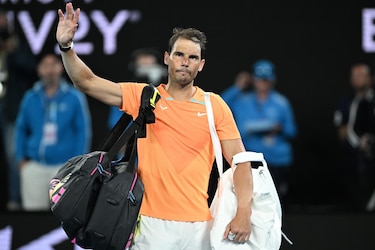 Rafa Nadal regresa con derrota, sonrisa y junto a Marc López en dobles en Brisbane