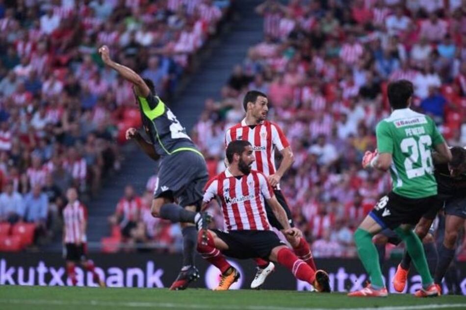 Athletic elimina al Bucarest del panameño Jaime Penedo