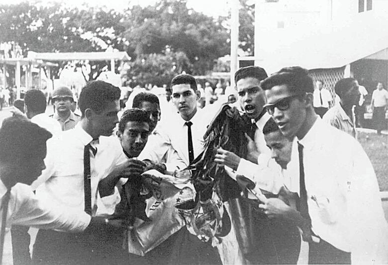 La lucha por un asta sin bandera: Declaración Moreno-Bunker