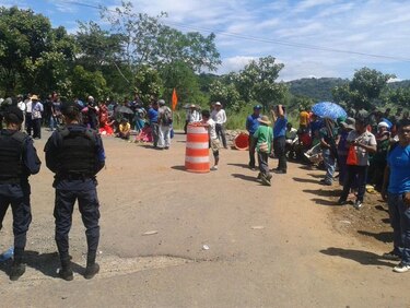 Indígenas del 'M-10' se mantienen en la vía Interamericana