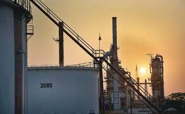 Petróleo vuelve a hundirse antes de reunión de la OPEP