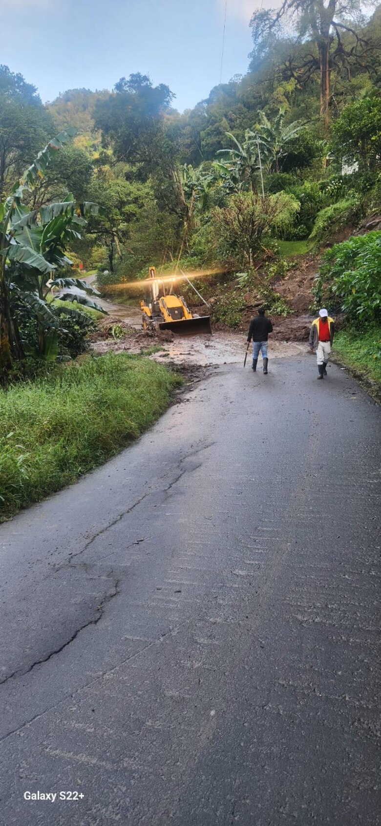 Chiriquí bajo alerta roja: más de 50 familias afectadas por el hundimiento de carreteras