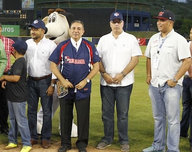 Ulloa y Webster piden apoyo para el deporte