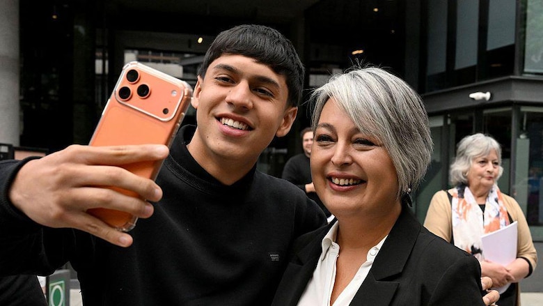 Quiénes son los 5 millones de ‘votantes obligados’ y cómo pueden incidir en las elecciones presidenciales de Chile