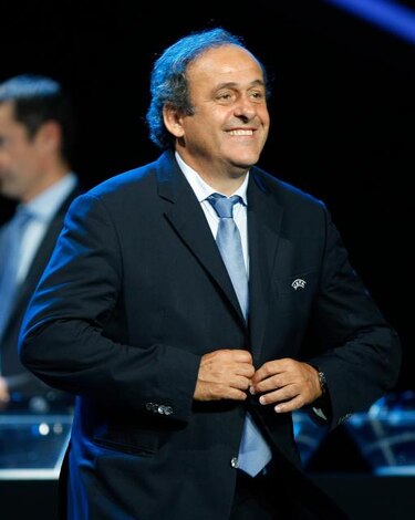 Platini propone dos cambios más y expulsiones temporales