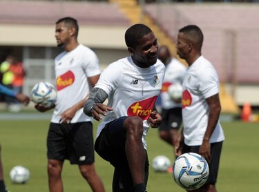Bolillo Gómez reintegra al jugador Armando Cooper a la selección de Panamá