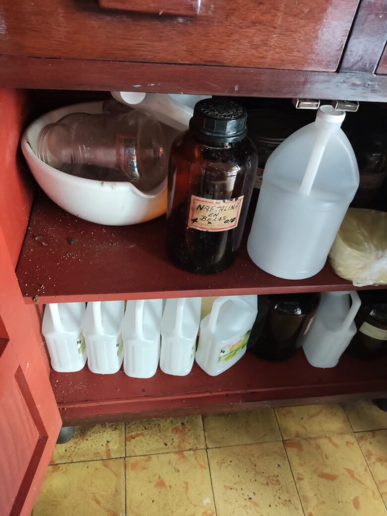 Minsa detecta farmacia y laboratorio clandestino en Colón