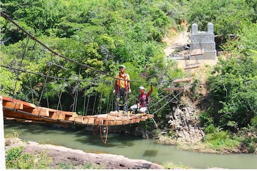 Oenegé de ingenieros de Estados Unidos construirá gratis un puente en Coclé