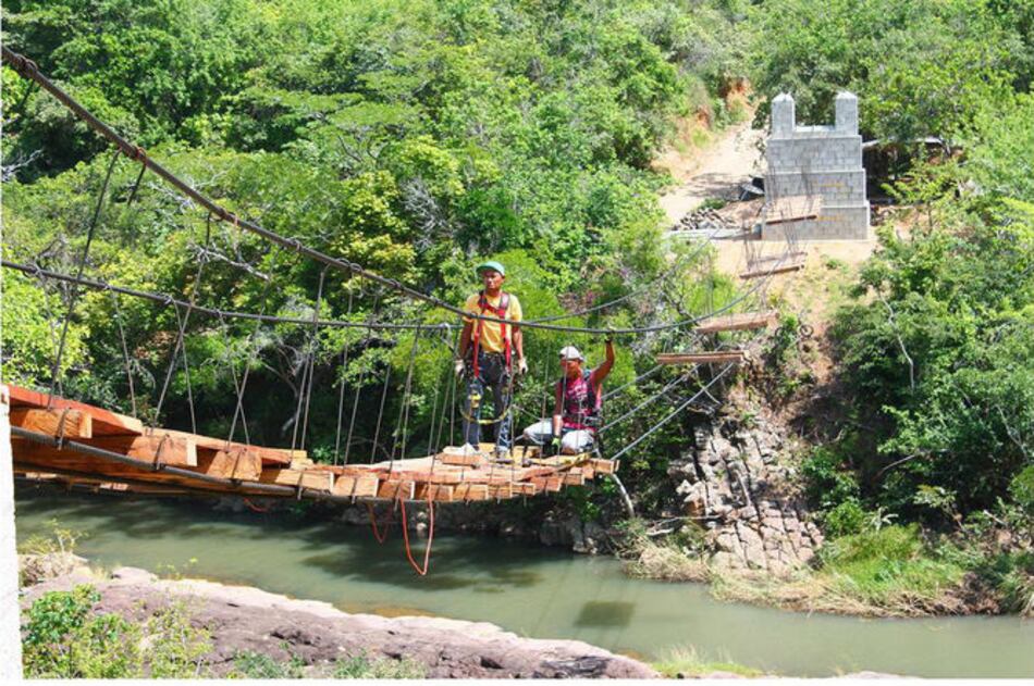 Oenegé de ingenieros de Estados Unidos construirá gratis un puente en Coclé
