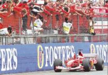 Barrichello consigue sorprendente victoria