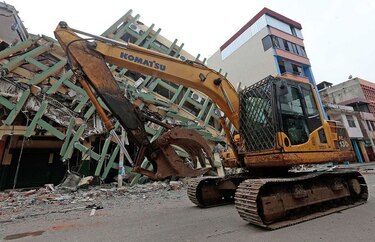 Ecuador espera recaudar $1,000 millones para enfrentar crisis por sismo