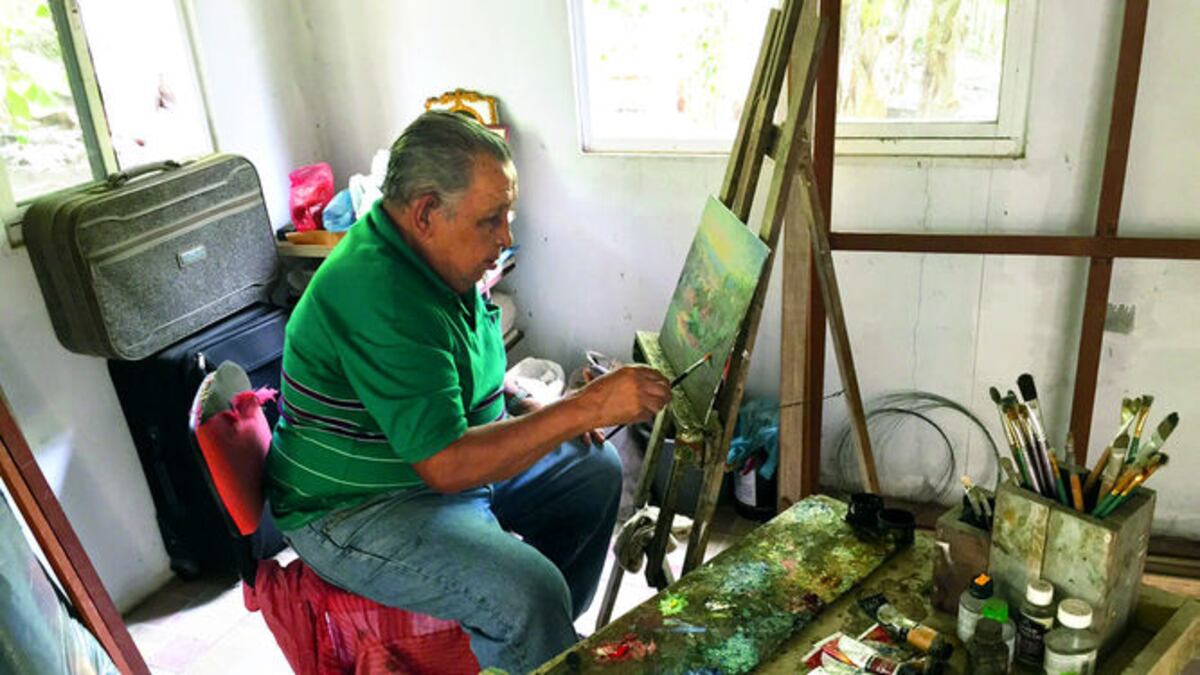 Manuel Adán Vásquez, en su estudio ubicado en la comunidad de El Coco de La Chorrera.