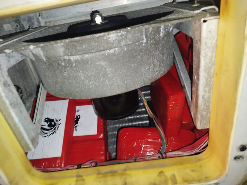 Decomisan 230 paquetes de droga en operación del Servicio Nacional Aeronaval en Colón