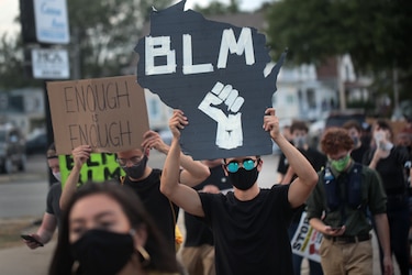 ‘Quítanos la rodilla de encima’; nueva  protesta contra el racismo