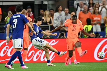 Japón le niega la victoria a Koeman con tenacidad y resiliencia