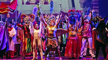 La historia panameña danzada