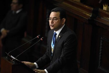 Congresistas consideran inmunidad de presidente guatemalteco acusado de corrupción