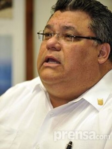 Alcalde defiende el programa Pelea por tu beca