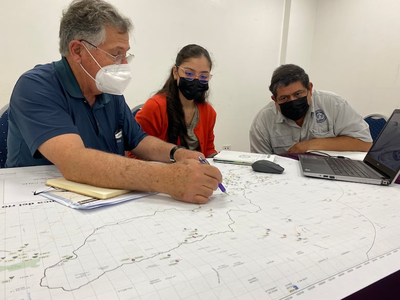 ‘Ustedes invierten mucho en cavar pozos y no están haciendo un buen trabajo’: Eilon Adar