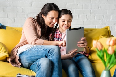 Los verdaderos influencers de nuestros hijos no están en las redes: están en casa