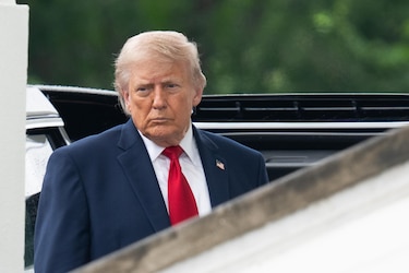 Trump vuelve a criticar al papa León XIV por Irán y llama ‘inútil’ al alcalde de Chicago