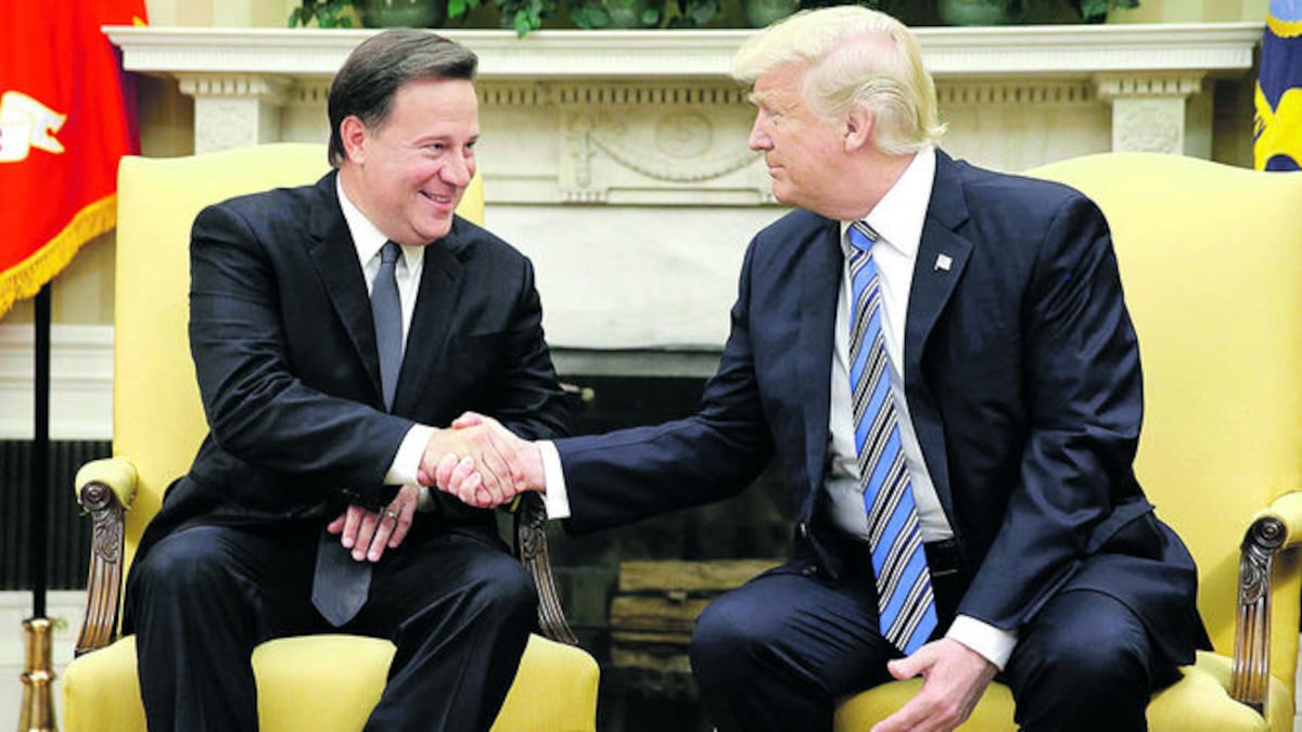 El mandatario panameño, Juan Carlos Varela, y su homólogo estadounidense, Donald Trump, conversaron en el Despacho Oval de la Casa Blanca.