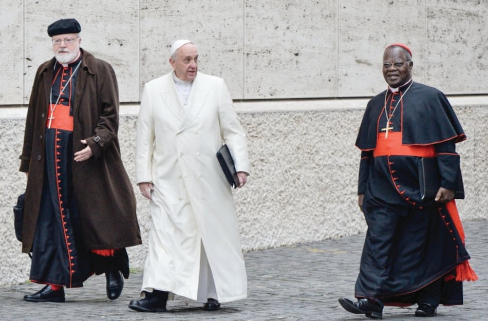 El papa Francisco limita misas en latín
