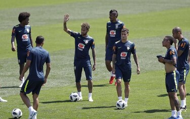 Brasil se entrena en Sochi con plan anti-espías