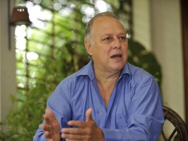 Weeden afirma que Joao Santana le dicta las pautas a Mimito Arias