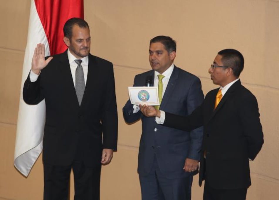 Pleno de la Asamblea Nacional elige a Federico Humbert como nuevo contralor