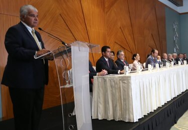 Mulino presenta a su Gabinete: tres ministros aún por nombrar