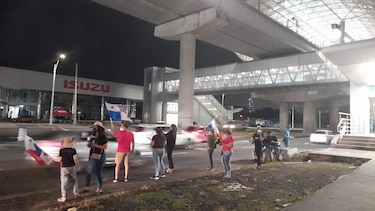 Tocan pailas y bocinas en contra de la corrupción y el precio de los combustibles