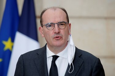 Francia pone fin el jueves al uso de mascarilla al aire libre y levanta el domingo toque de queda